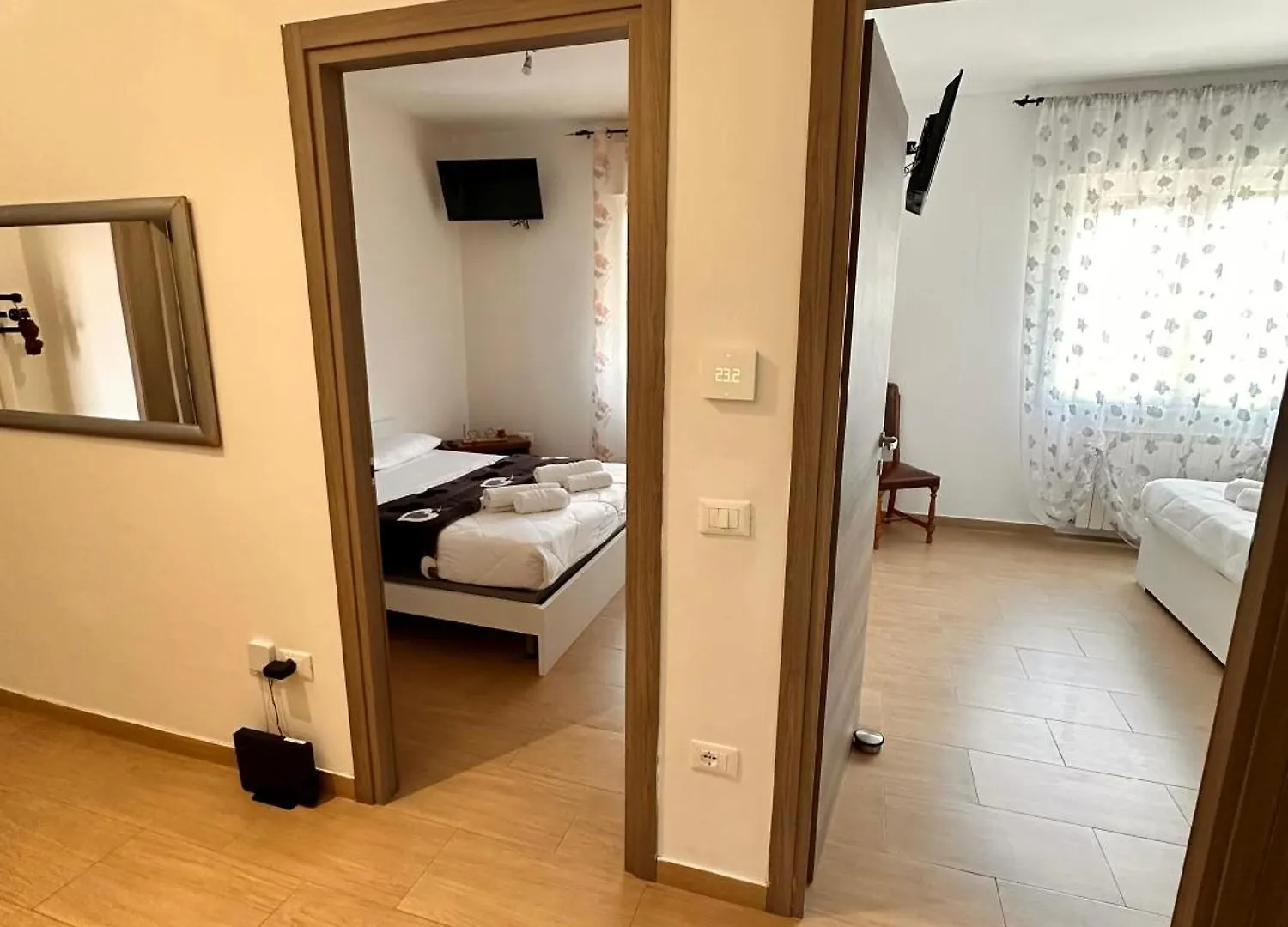 Casa Luna Mestre 0*,  Italia